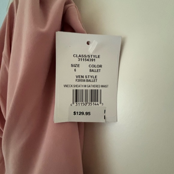 NWT David’s Bridal Gown - Picture 3 of 6